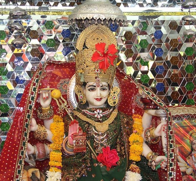 Shri Durga Mata ki Aarti: श्री दुर्गा जी की आरती, जय अम्बे गौरी.....